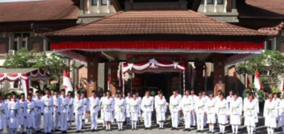 Pemkab Tabanan Gelar Upacara Peringatan Hut  Provinsi Bali ke-66 dan Pengukuhan Paskibraka 2024