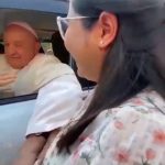 Mobil SCV 1 Berhenti Sejenak, Paus Fransiskus Berkati Ibu Hamil 