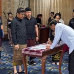 Walikota Jaya Negara Kukuhkan Kembali 6 Pejabat Eselon II dan 1 Pejabat Fungsional Dokter Ahli Utama.