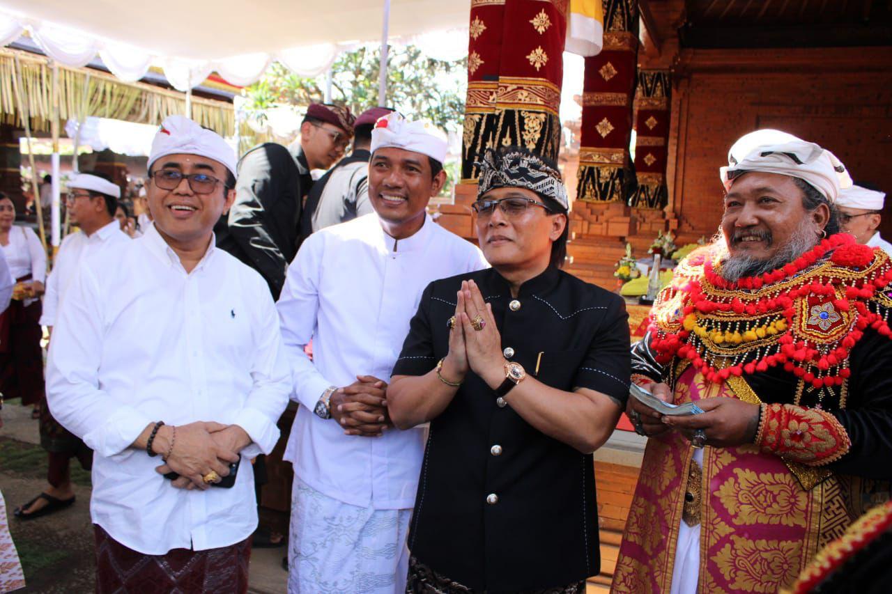 Walikota Jaya Negara Hadiri Karya Melaspas Wantilan Pura Agung Petilan