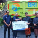 Pemkot Denpasar Terima Bantuan BRI Peduli Berupa 1 Unit Dump Truck Pengangkut Sampah