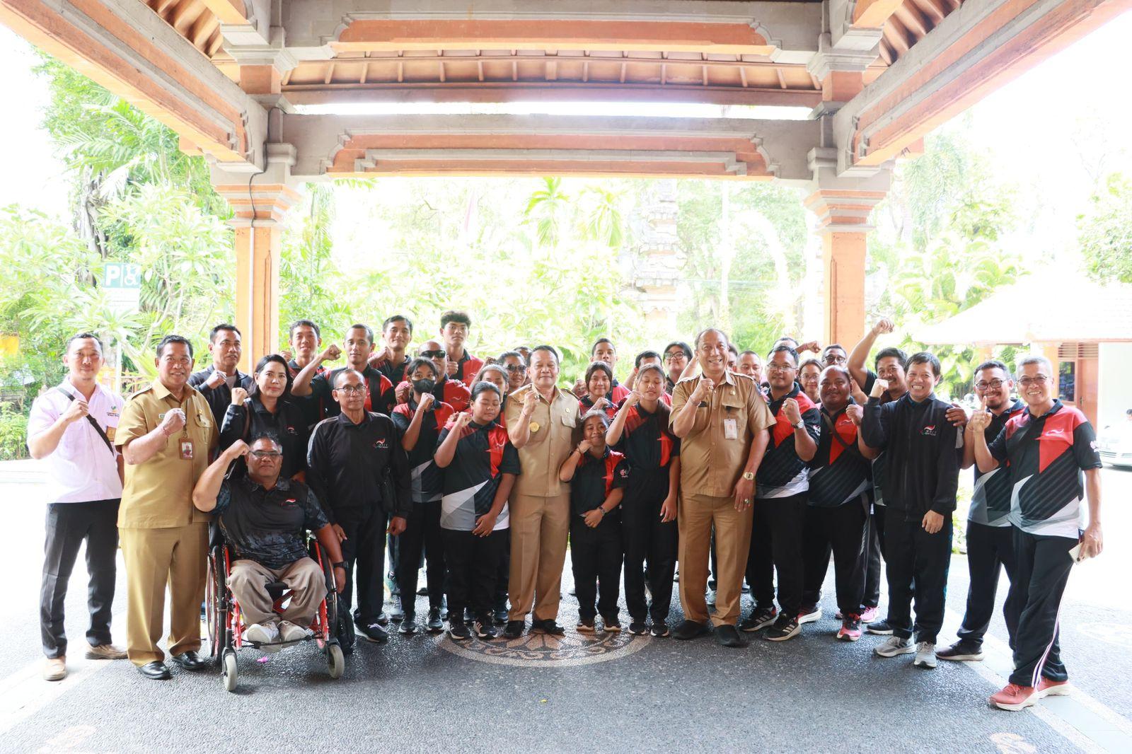 Perkuat Bali di Peparnas 2024, Pjs. Walikota Dewa Mahendra Lepas Atlet NPCI Denpasar