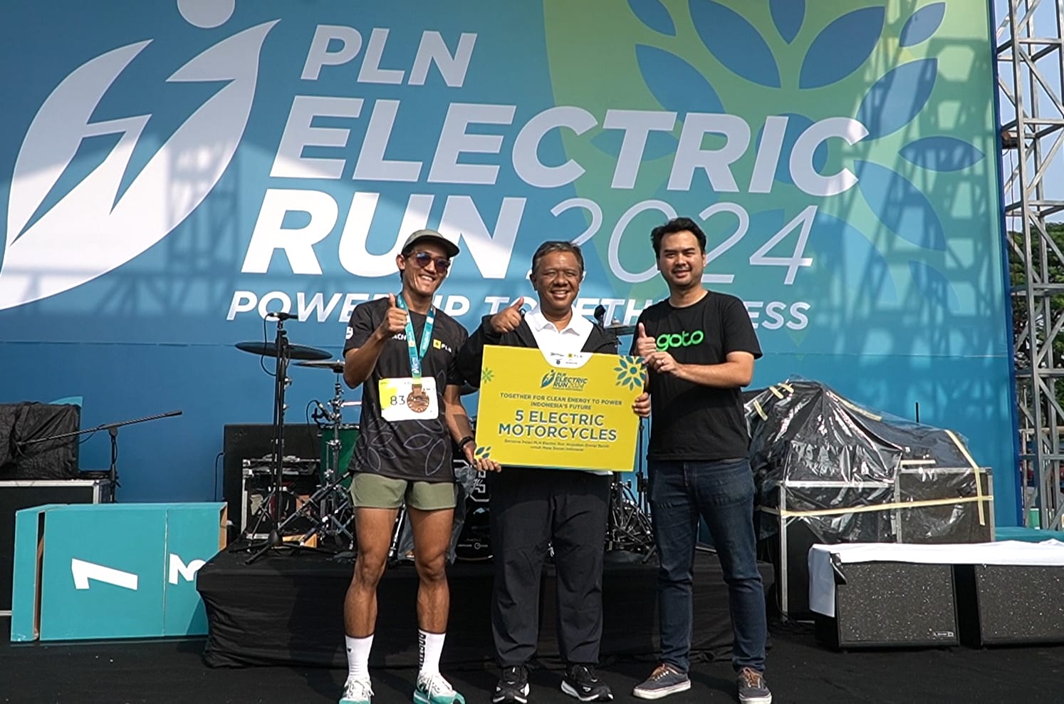 Lima  Pengemudi Ojol Prasejahtera  Raih  Motor Listrik di PLN Electric Run 2024