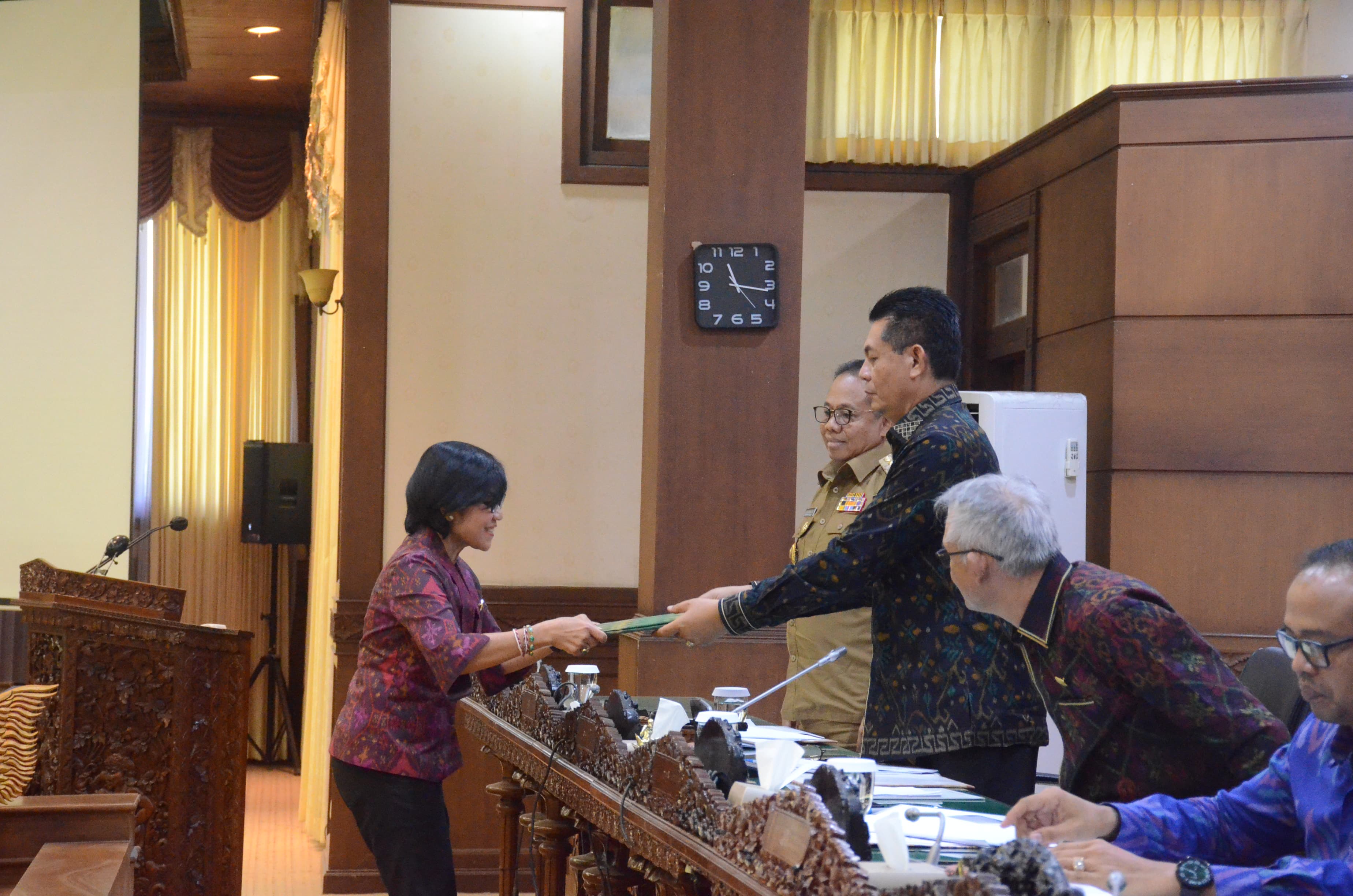 Fraksi PDI Perjuangan DPRD Bali, dukung Gubernur, Optimalkan peran BUMD. Untuk meningkatkan PAD Provinsi Bali 