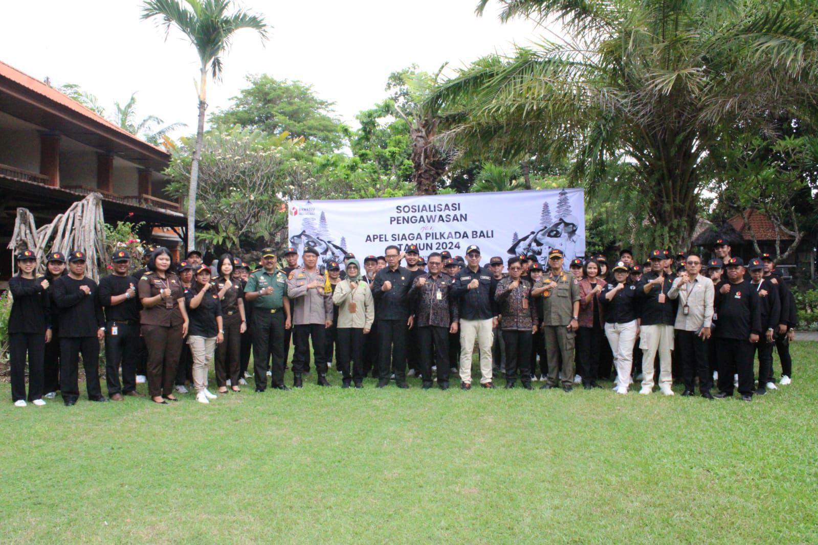 Sekda Alit Wiradana Hadiri Sosialisasi Pengawasan dan Apel Siaga Pilkada Bali Tahun 2024
