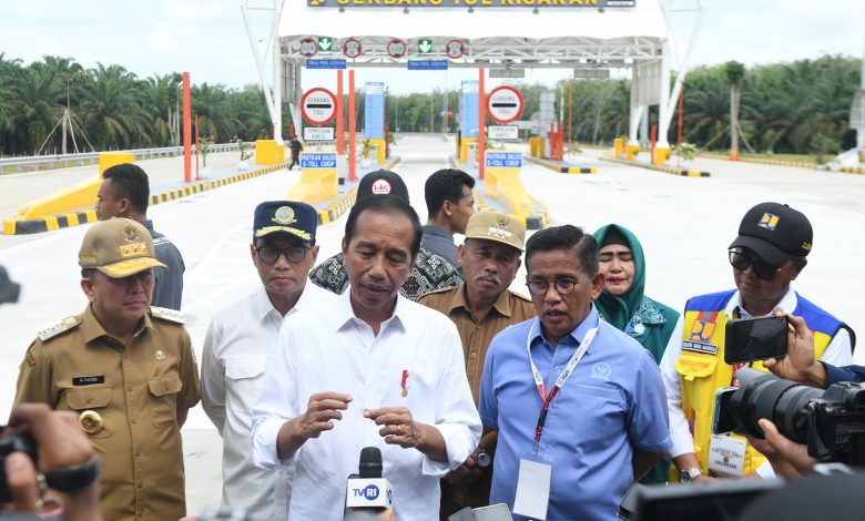 Presiden  Jokowi  Resmikan  Tol  Indrapura-Kisaran  47,75 km.