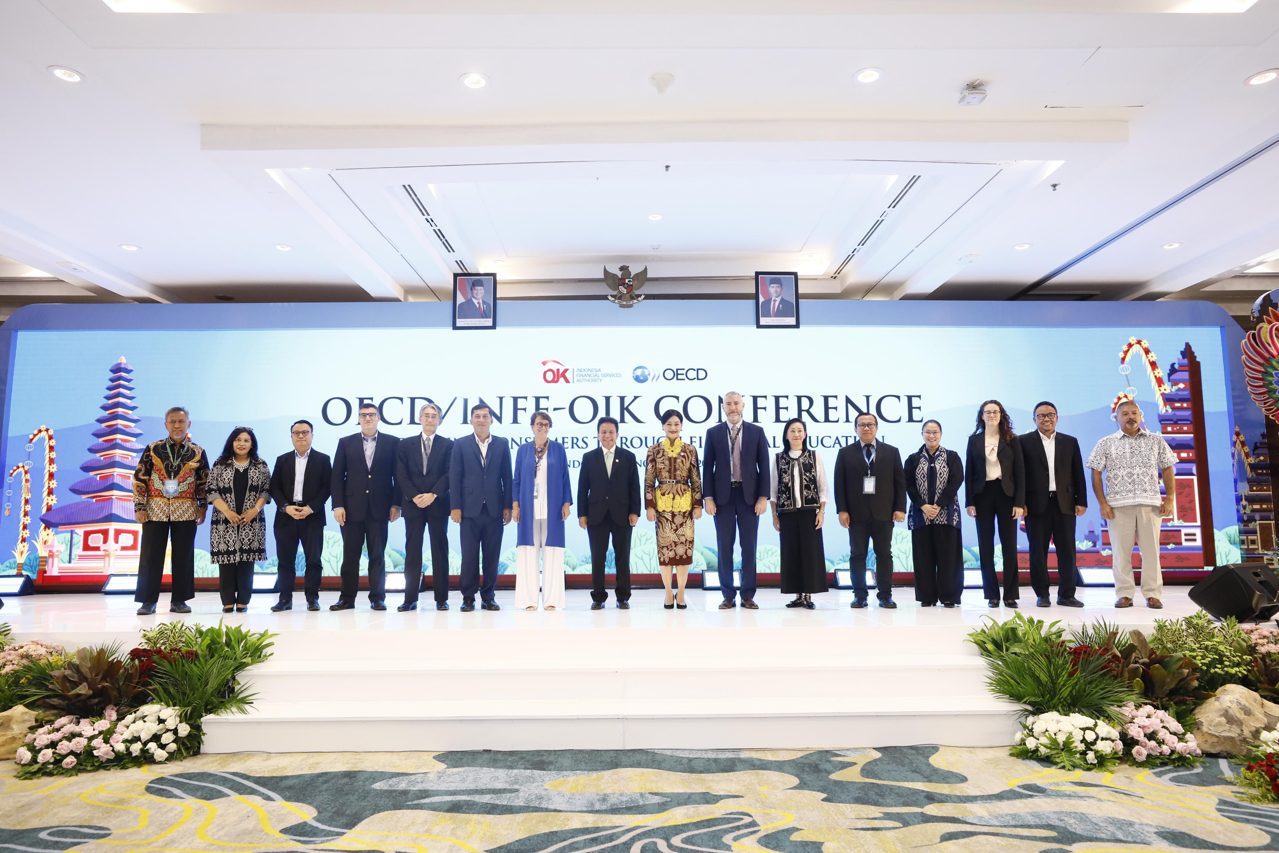 OJK dan OECD Kolaborasi  Bangun  Inisiatif  Edukasi  Keuangan  Global