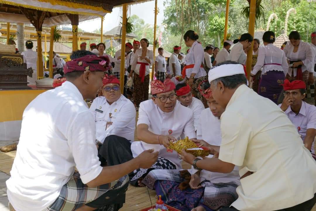 Pemkab Tabanan Laksanakan Bhakti Penganyar di Pura Kahyangan Jagat Dalem Balingkang