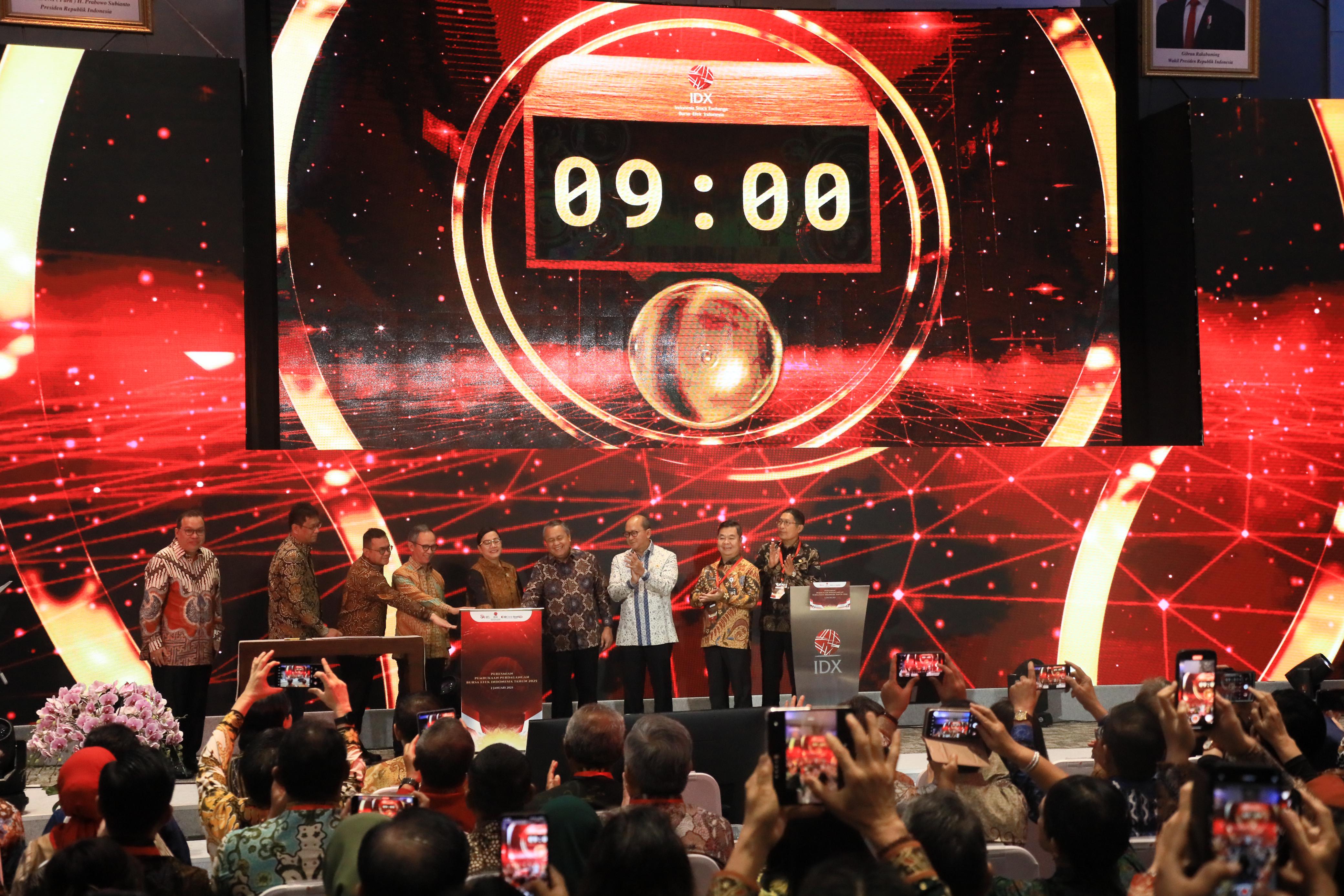 Menteri Keuangan RI Sri Mulyani Buka  Perdagangan Bursa Efek Indonesia Tahun 2025