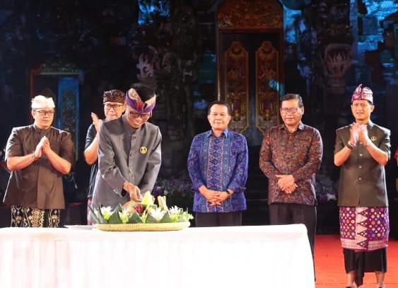 Sekda Alit Wiradana Hadiri Perayaan Puncak HUT ke-72 Yayasan Dwijendra