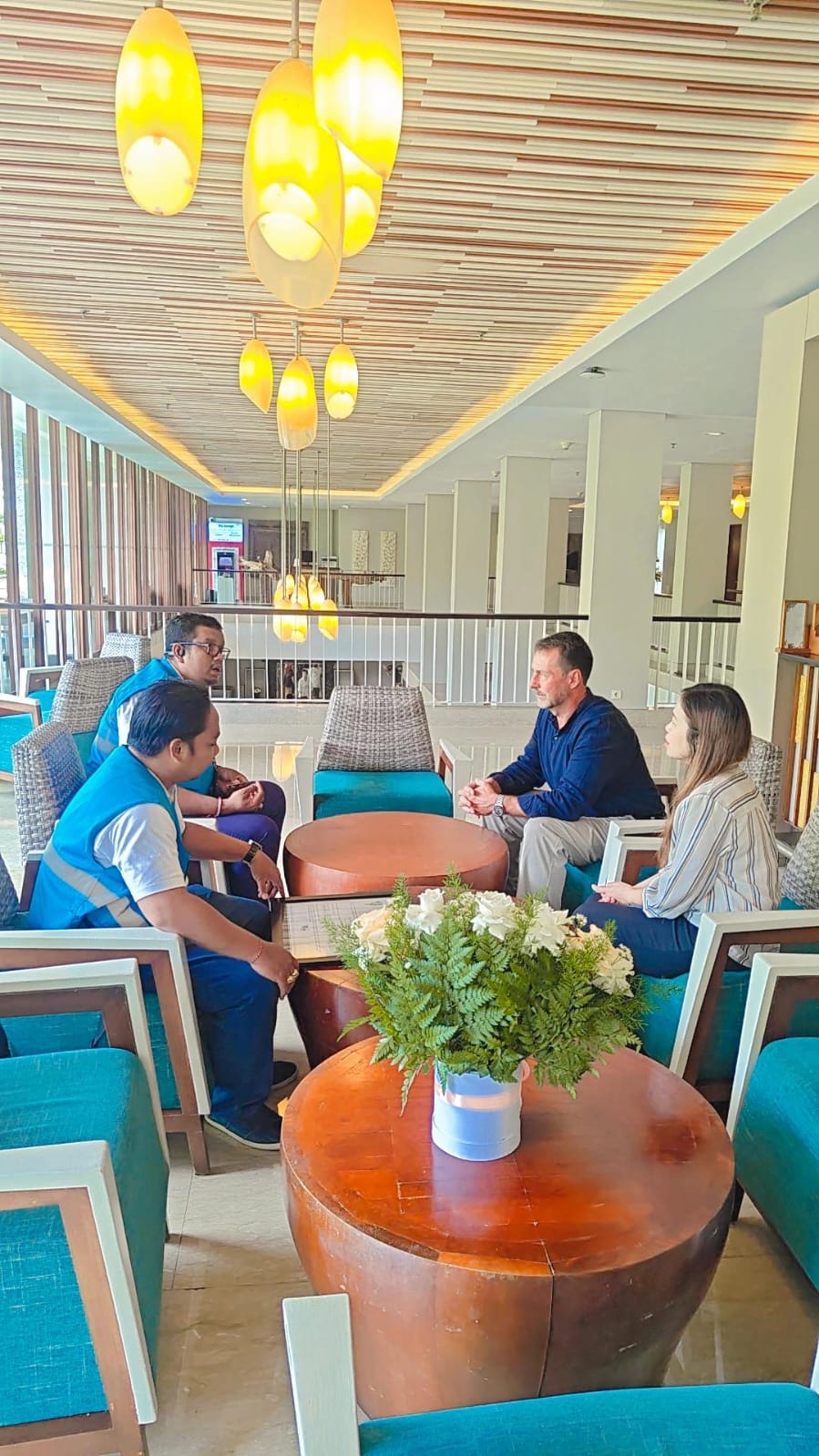 Perayaan Tahun Baru Imlek 2025, Courtyard Bali Nusa Dua Resort Beralih Gunakan Energi Bersih dengan REC PLN