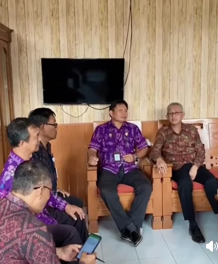 IGK Kresna Budi  Wakil DPRD Bali Kungker Ke SMA N 1 Sukasada