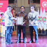 Arya Wibawa  Wakil Walikota Denpasar  Terima Penghargaan ‘Dwija Praja Nugraha’ 