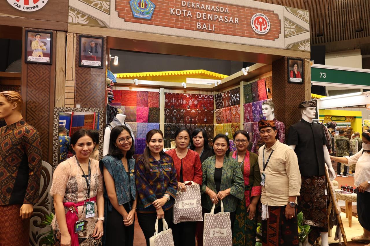 UMKM Unggulan Kota Denpasar Pameran Di Ajang INACRAFT 2025