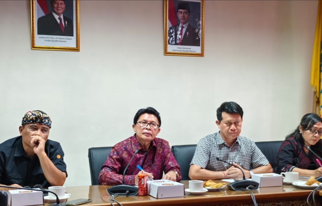 Ketua Fraksi PDI Perjuangan DPRD Bali Made Supartha : Investasi Jangan Merusak Lingkungan