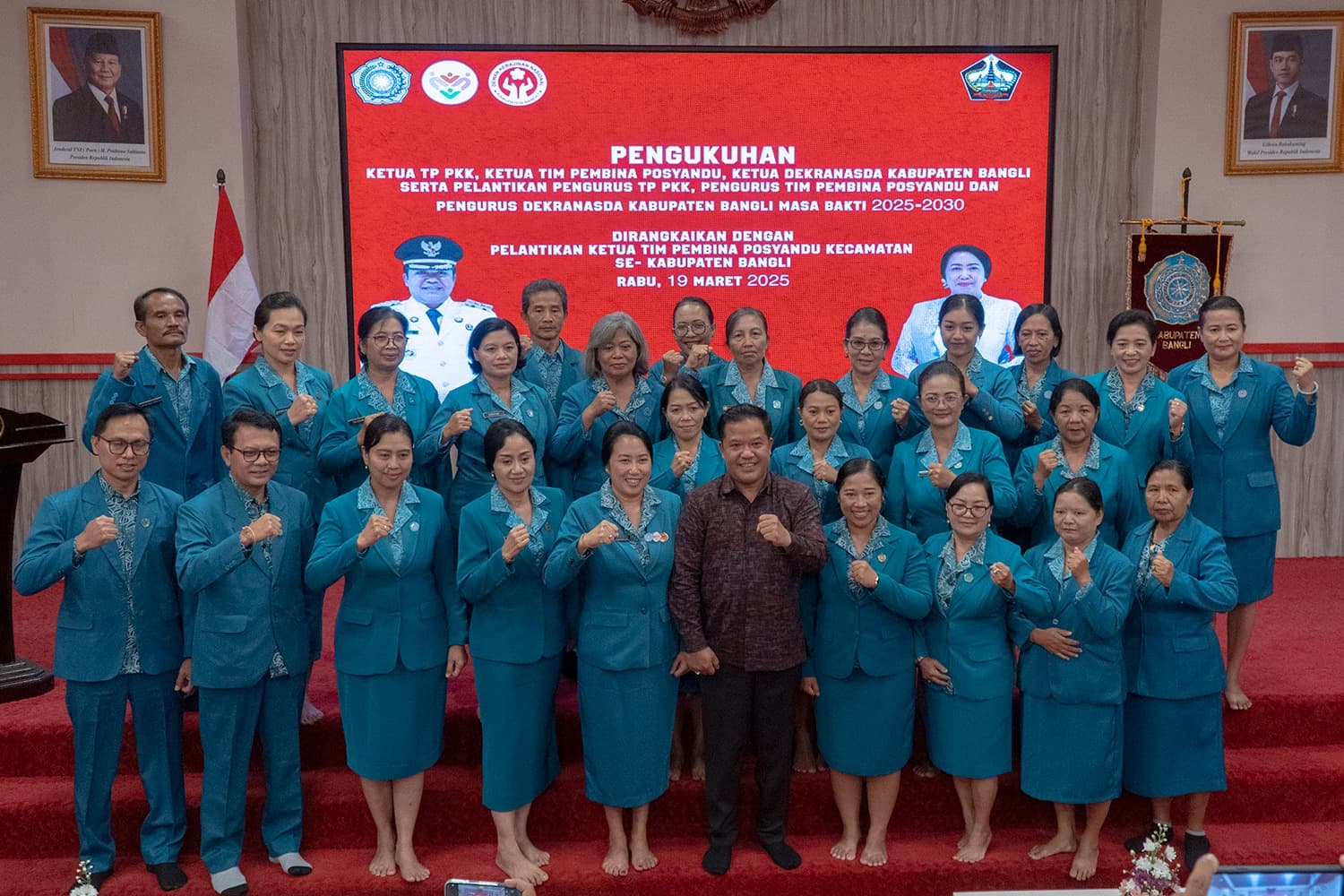 Bupati Sedana  Arta  Kukuhkan  Ketua TP PKK, Pembina Posyandu, Dan  Ketua  Dekranasda  Kab. Bangli