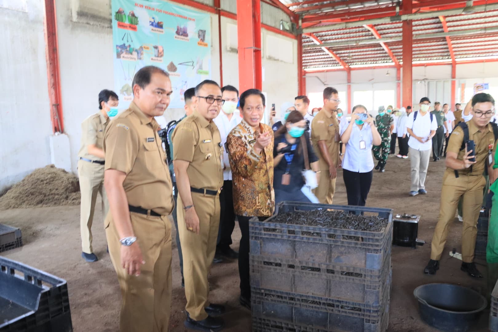 Walikota Jaya Negara dampingi Menteri LH/BPLH Tinjau PDU Padangsambian