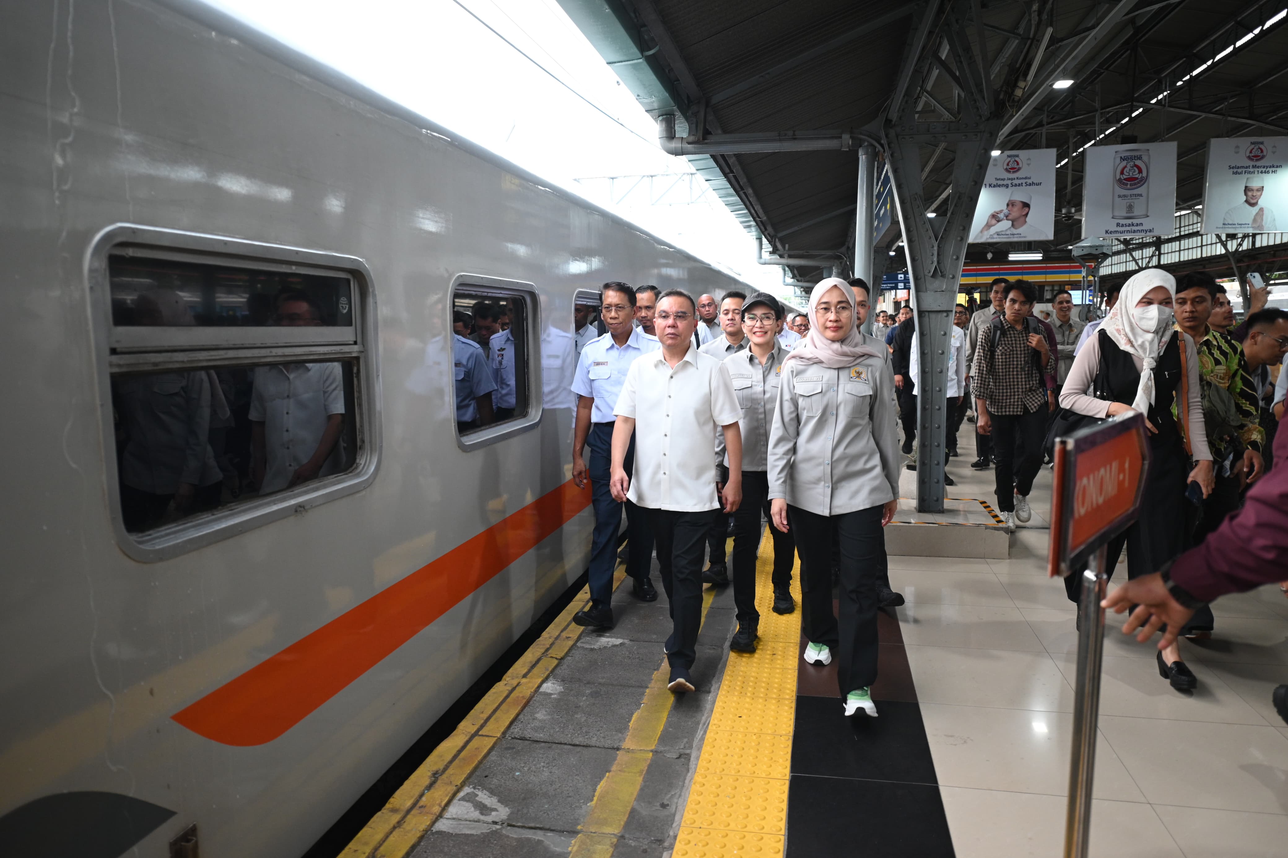 DPR Sidak Stasiun Pasar Senen Jelang Mudik Lebaran
