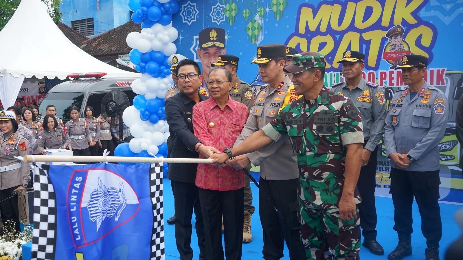 Wawali Arya Wibawa Hadiri Pelepasan Mudik Gratis Polda Bali 2025