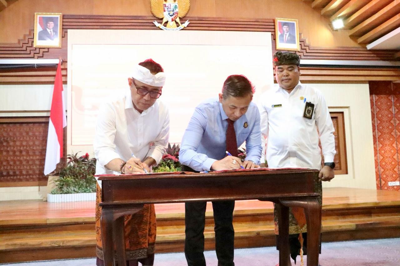 Walikota Jaya Negara dan Kejari Denpasar Teken Kerja Sama Penguatan Hukum Perdata dan TUN