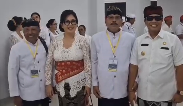 Bupati Sanjaya Menghadiri rangkaian Karya Tawur Agung Labuh Gentuh di Klungkung