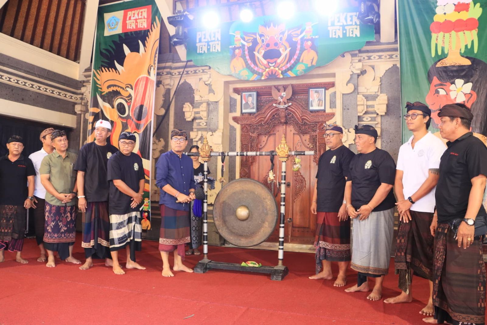 Wawali Arya Wibawa Resmikan Peken Ten-Ten di Br. Pande Pedungan