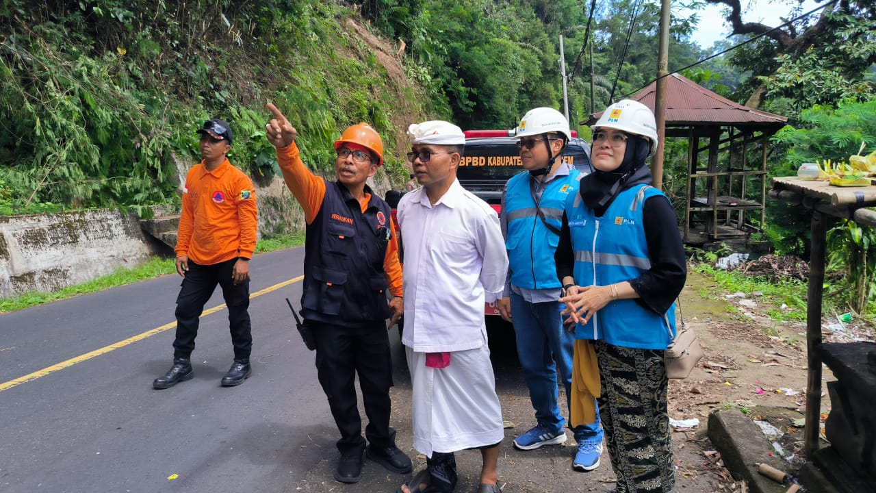 Selama Kegiatan Pujawali Ida Bhatara Turun Kabeh di Pura Agung Besakih, PLN UP3 Bali Timur Siapkan Insfrastruktur SPKLU dan Keandalan Jaringan Listrik