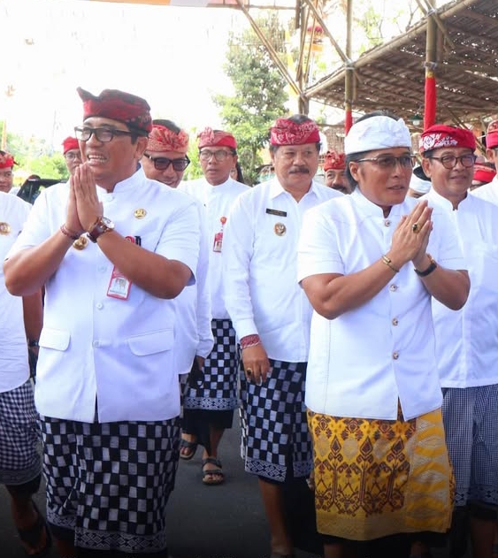 Bupati Sanjaya bersama Wagub Giriprasta  Rangkaian Karya Agung Mamungkah di Kab.Tabanan