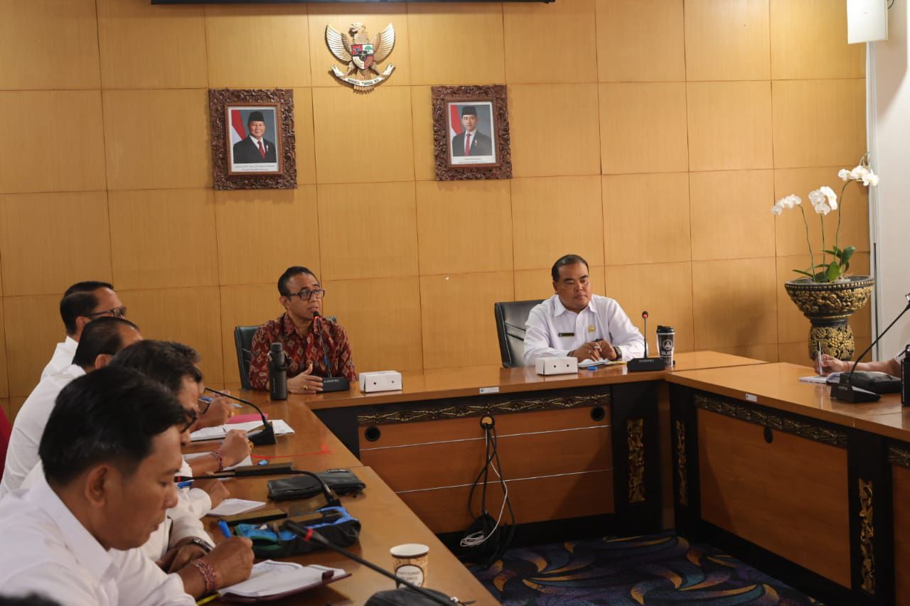 Wali Kota Jaya Negara Bersama Forum Perbekel Lurah Gelar Rapat Koordinasi