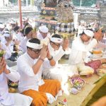 Walikota Jaya Negara Ngaturang Bhakti Pujawali di Pura Dalem Sakenan, Ida Bhatara Nyejer Hingga 6 Mei.