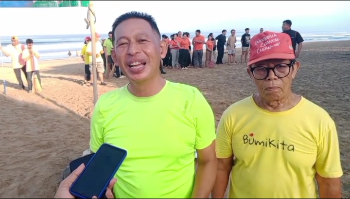 Puspa Negara DPRD  Badung : “Beach Clean Up” Rutin di Pantai Legian