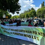 Ratusan Karyawan Demo Disnaker , Tuntut Hapus Potongan Infaq Karyawan Yayasan RSI dan Bayar Hak Pekerja