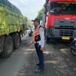 Membandel, Dishub Denpasar Kembali Tertibkan Truck Parkir di Jalan Cargo.