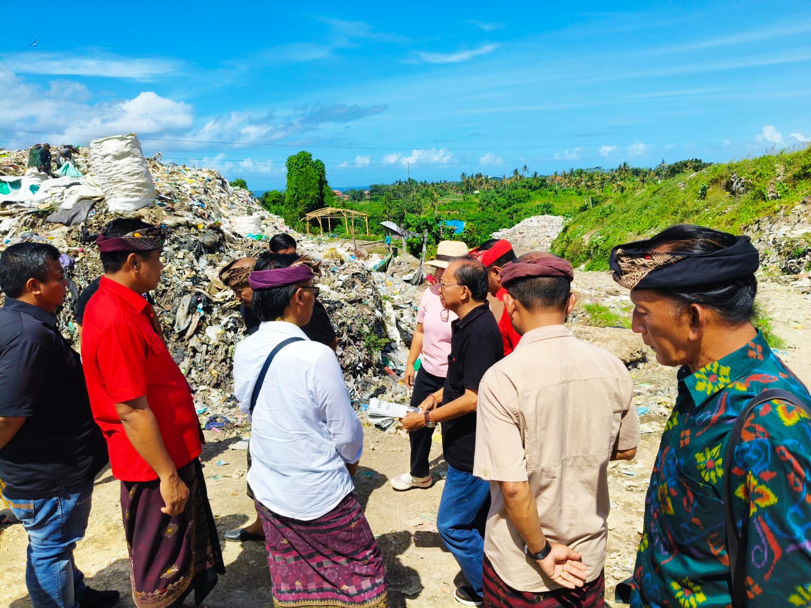 Gubenur  Koster  Diduga Terima Laporan Palsu  Dari Stafnya