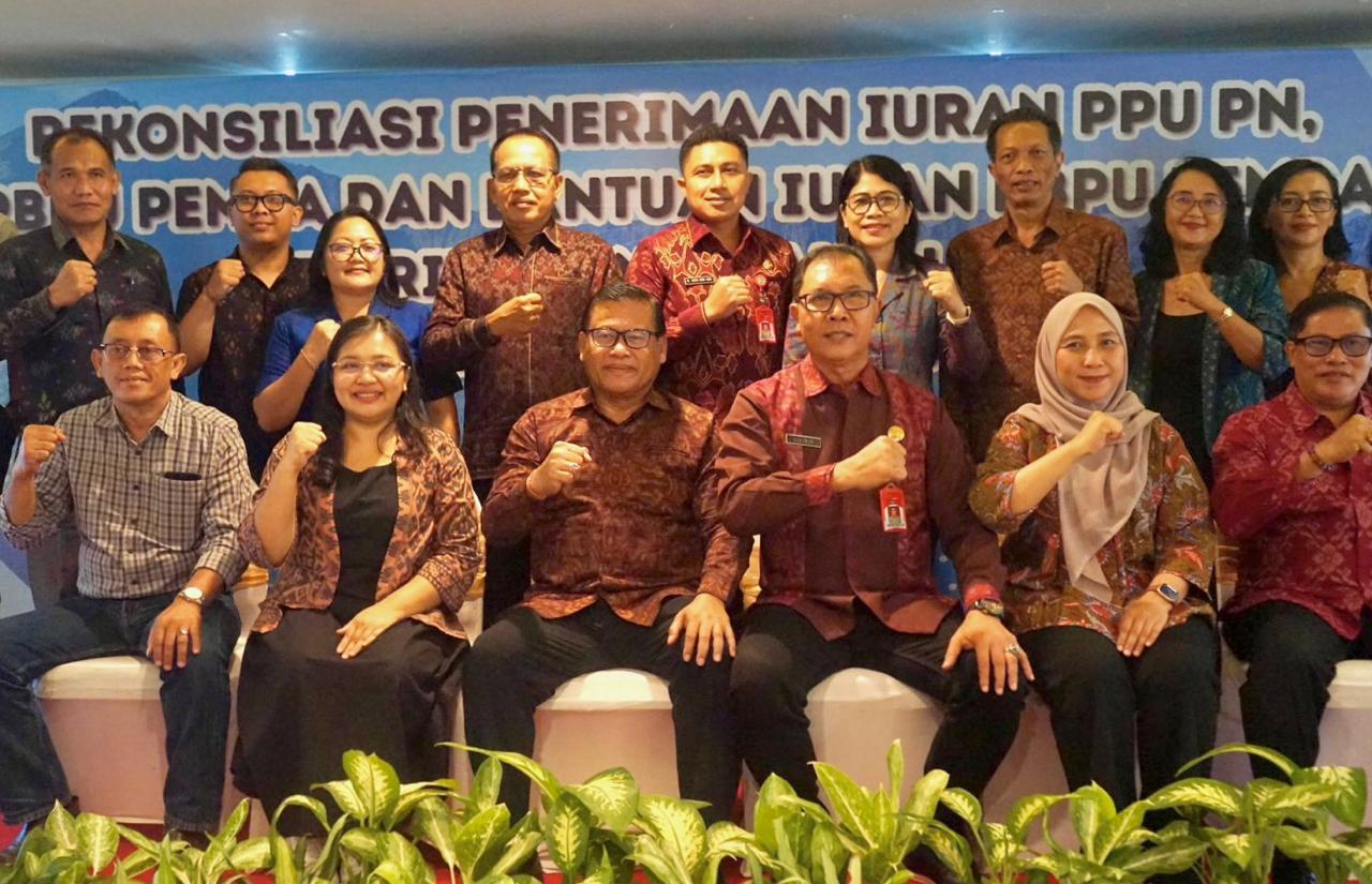 Sekda Alit Wiradana Hadiri Rapat Rekonsiliasi Iuran Jaminan Kesehatan Peserta Pekerja Penerima Upah BPJS Kesehatan.