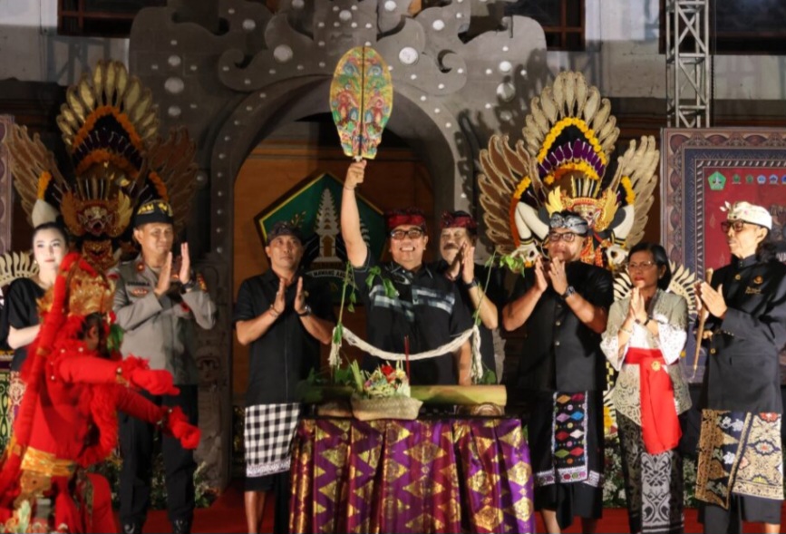 Buka FESTA (Festival Tabanan) 2025, Sanjaya Tegaskan Pentingnya Gotong Royong Antar Desa