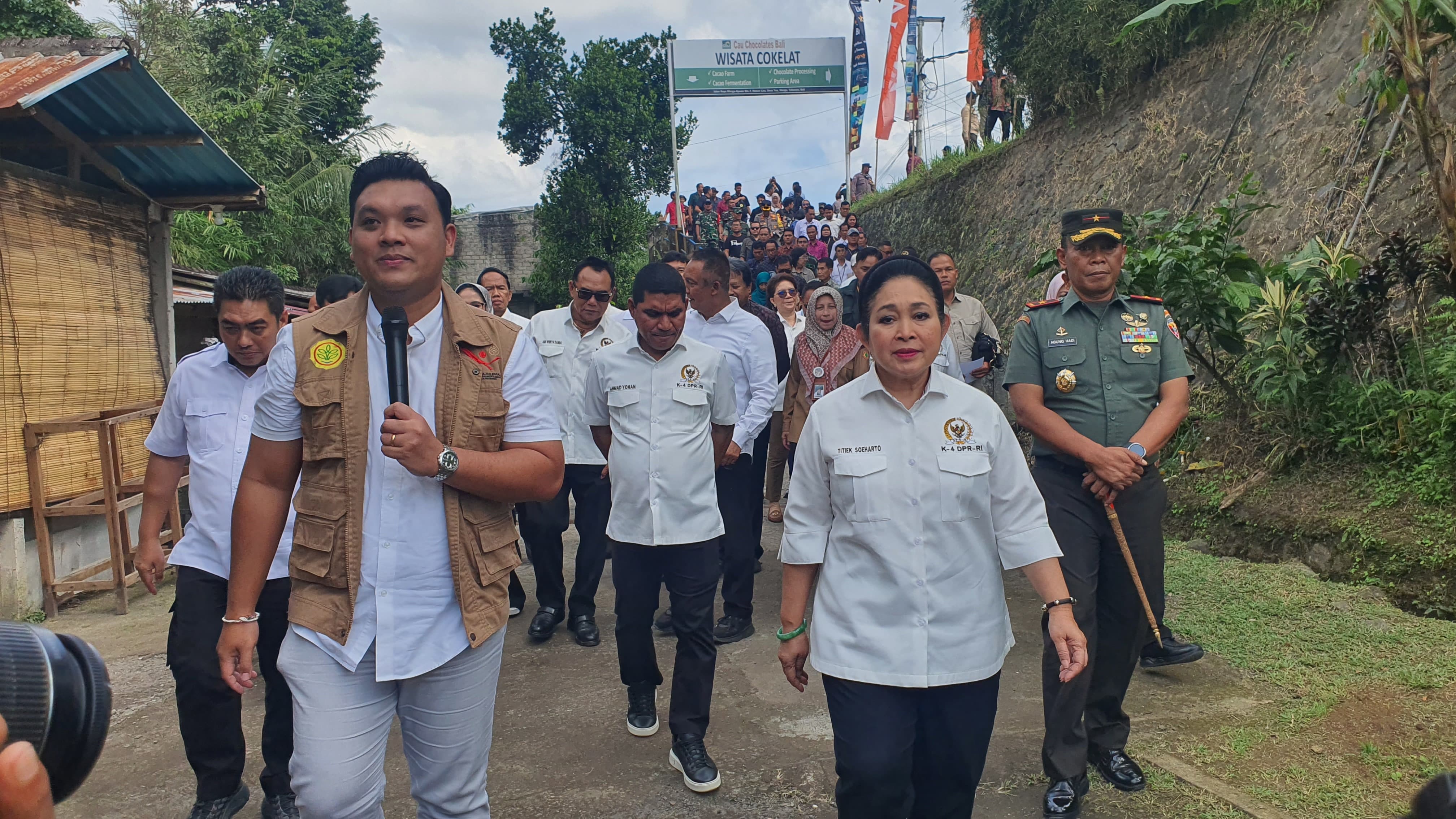 Kepala Barantin dan Komisi IV DPR RI Tinjau Produk Kakao Ekspor Asal Tabanan