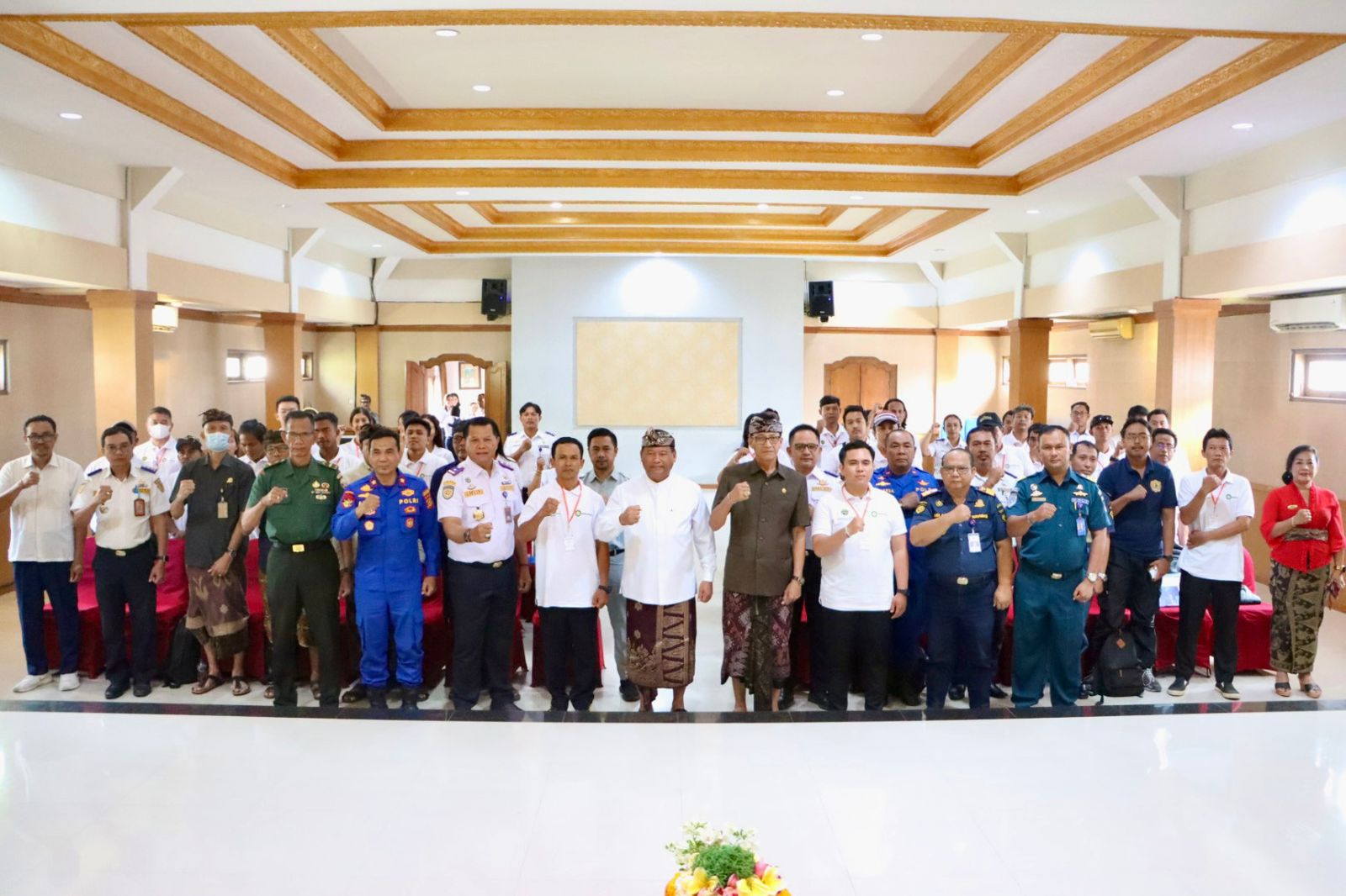 Sekda Alit Wiradana Buka Bimtek Operator Angkutan Laut, Komitmen Tingkatkan Pelayanan Pelabuhan Pengumpan Lokal di Kota Denpasar