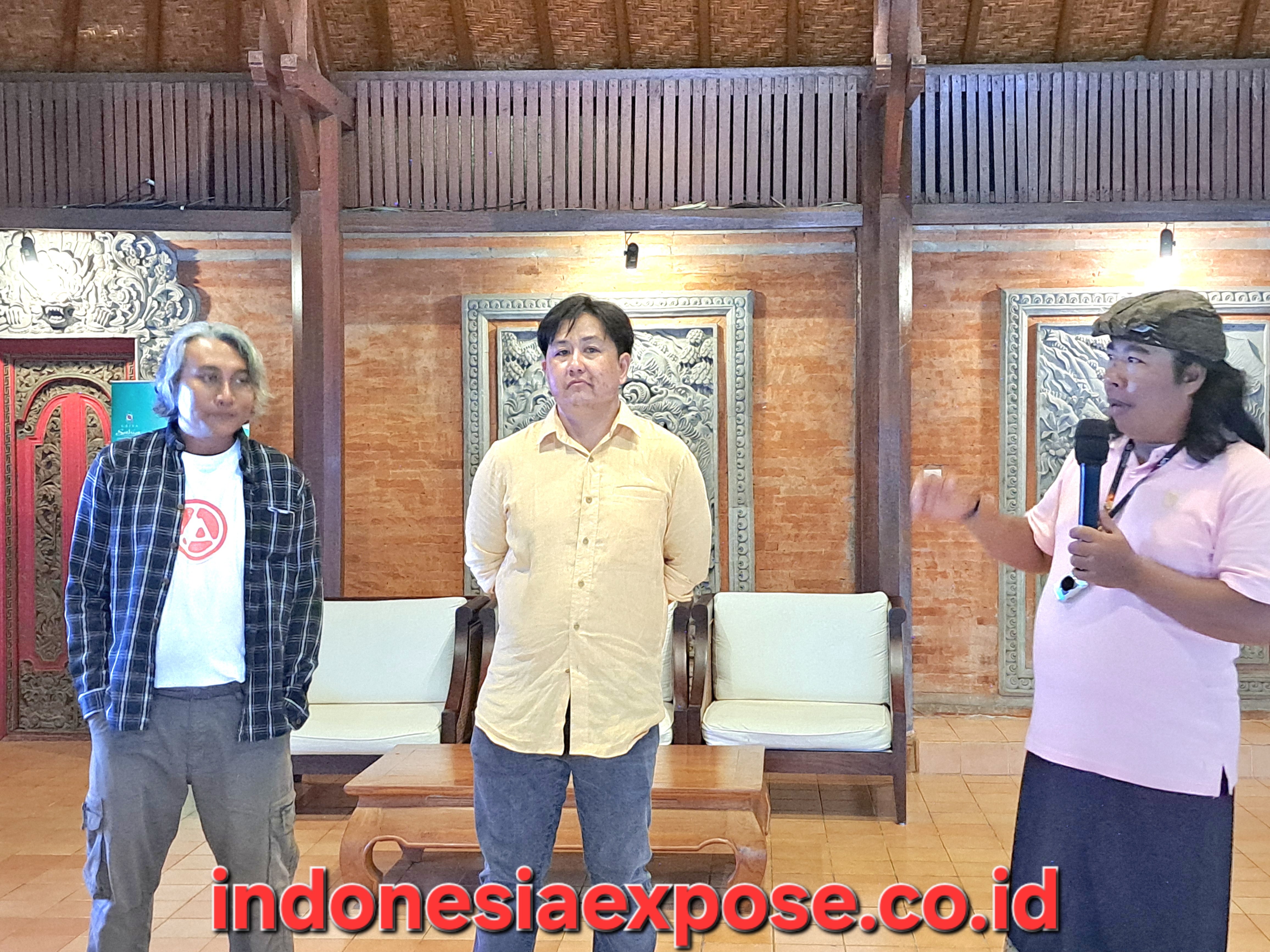 Tien Hong Hadirkan Spirit Alam dalam Pameran Lukisan Abstrak “Garis, Warna, dan Ruang”