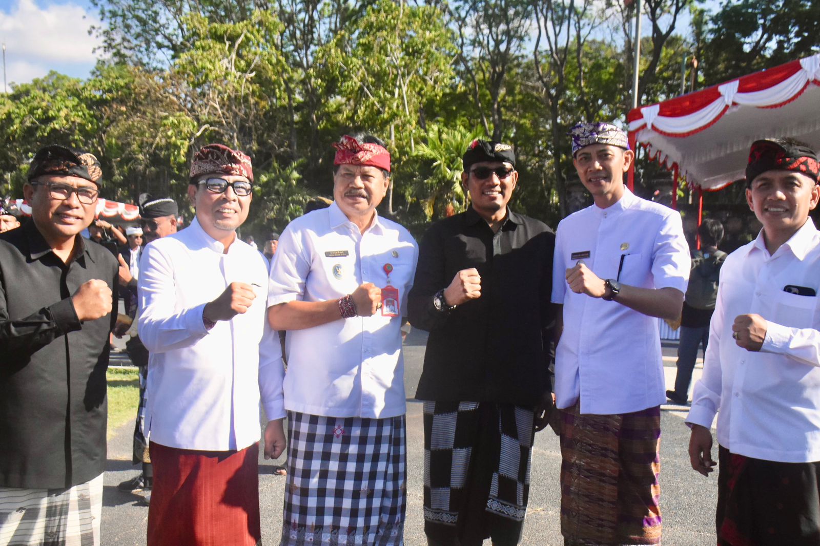 Wakil Wali Kota Denpasar Hadiri Gelar Agung Pecalang se-Bali di Lapangan Niti Mandala.