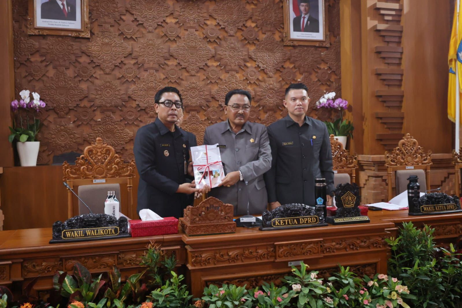 Sidang Paripurna ke – 30 DPRD Kota Denpasar, Wawali Arya Wibawa Sampaikan Ranperda Penambahan Penyertaan Modal Daerah Pada PT. BPD Bali.