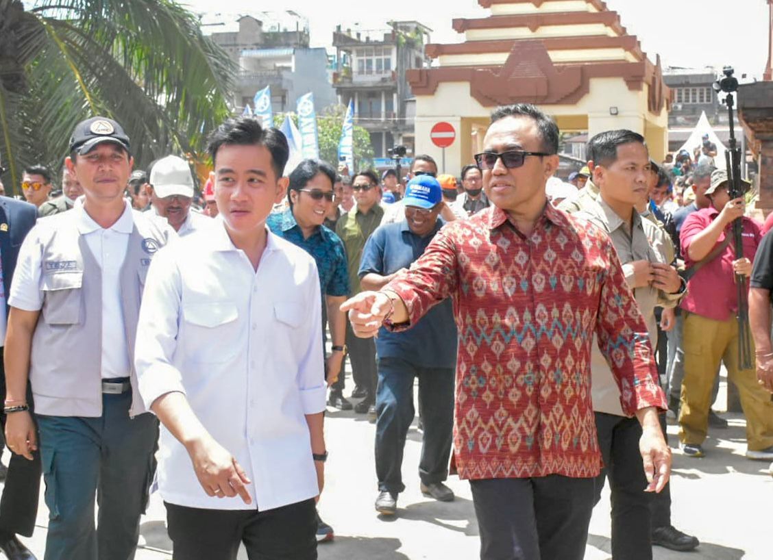 Walikota Jaya Negara Dampingi  Wapres Gibran Rakabuming Kunjungi Wilayah Terdampak Banjir Di Denpasar