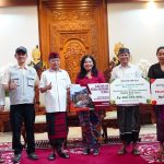 Bantuan OJK, BPD Bali, dan FKLJK Senilai Rp 700 juta Disalurkan, Gubernur Koster: Terima Kasih, Bisa Ringankan Beban Korban