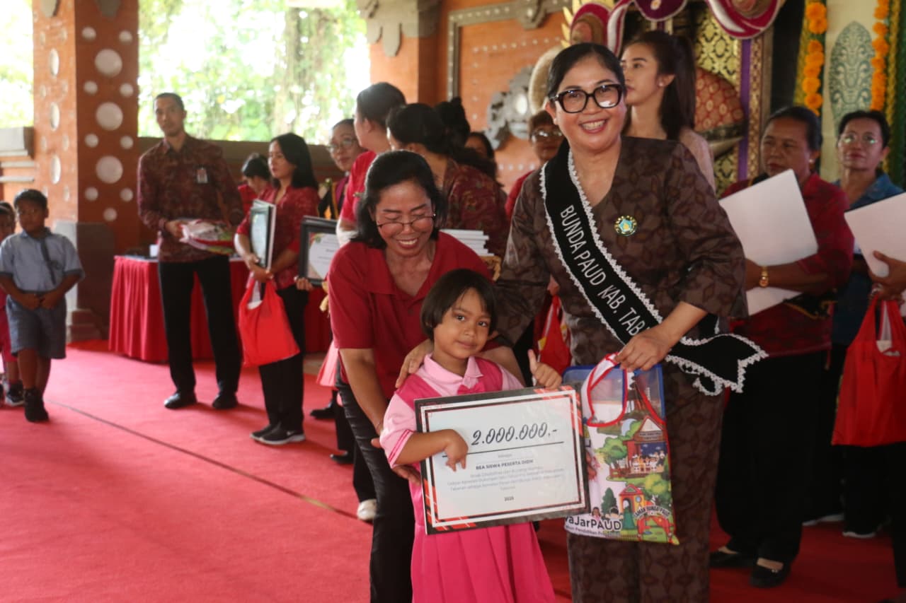 Pemkab dan Bunda PAUD Tabanan Gelar Gebyar Apresiasi Wajib Belajar Pra Sekolah 2025