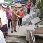 Wali Kota Jaya Negara Turun Langsung  Monitoring Pemulihan Pura Terdampak Banjir