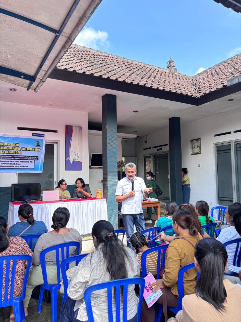 FK Univ. Warmadewa Lakukan Edukasi Terpadu Bantu Ibu Hamil Di Desa Carangsari.