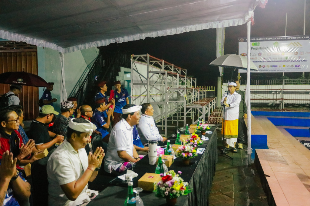 Bupati dan Ketua DPRD Badung Buka Turnamen Voli PUTRA BUM Cup II