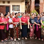 Ny. Antari Jaya Negara dan Ny. Ayu Kristi Arya Wibawa : Implementasi 10 Program Pokok PKK dan 6 SPM Posyandu Berbasis Kearifan Lokal