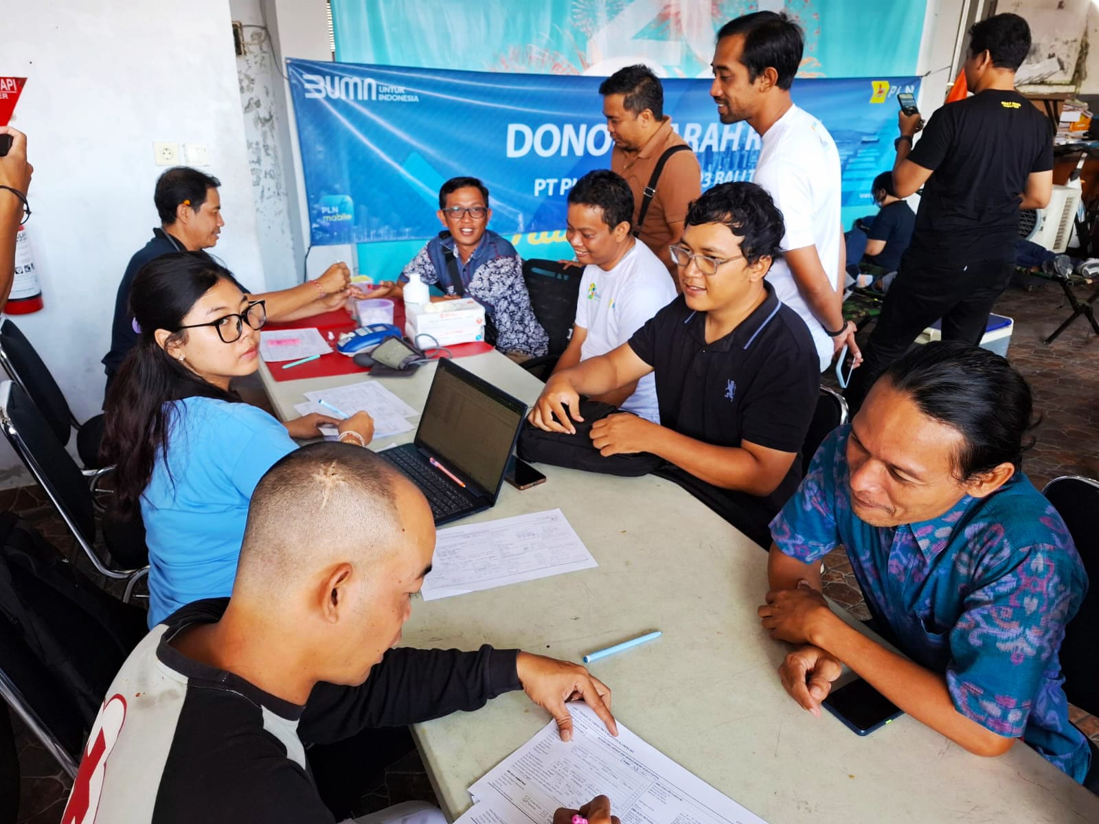 PLN UP3 Bali Timur dan PMI Klungkung Gelar Aksi Donor Darah