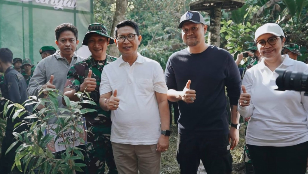 Bupati Adi Arnawa Tegaskan Komitmen Pemkab Badung Jaga Kebersihan Pesisir Secara Berkelanjutan